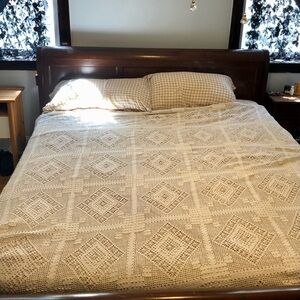 Vintage hand-knit crochet bedspread / blanket
